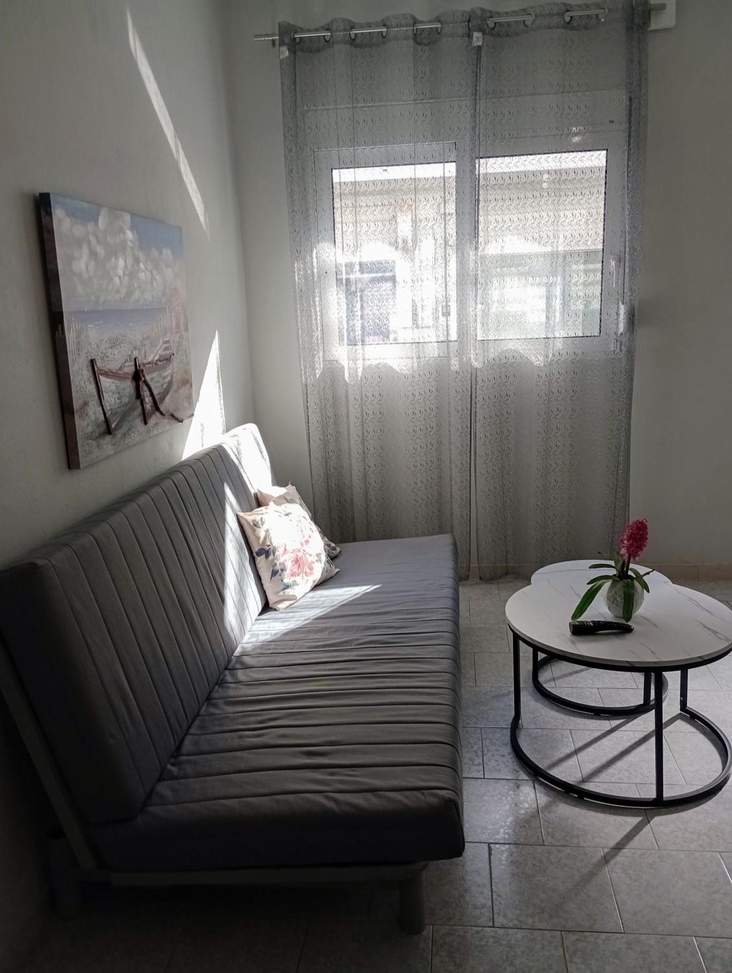 Cozy Kremasti Apartment Bagian luar foto