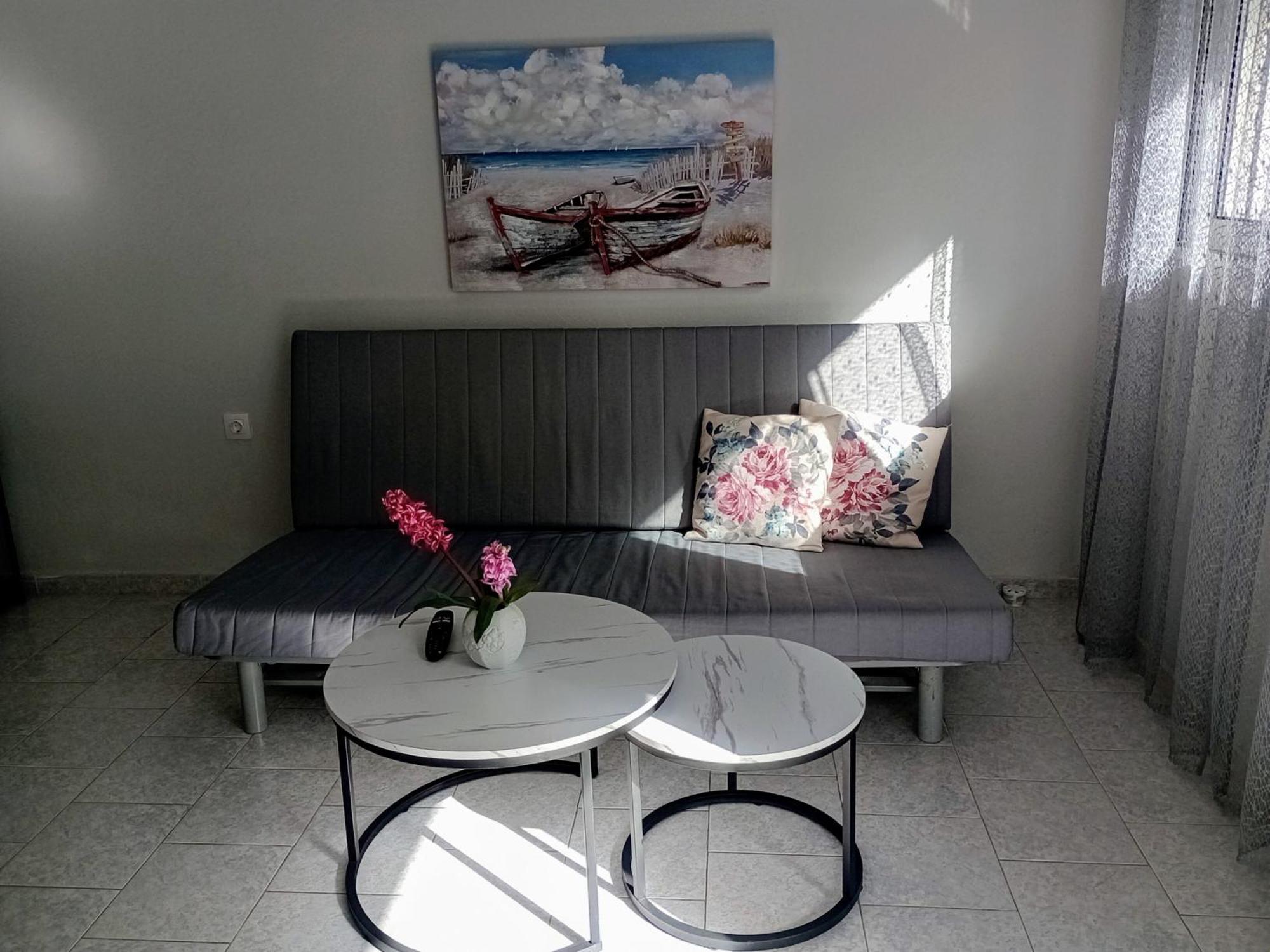 Cozy Kremasti Apartment Bagian luar foto